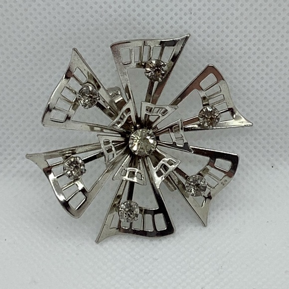 Windmill/ Pinwheel Silver Tone Brooch - Picture 1 of 4
